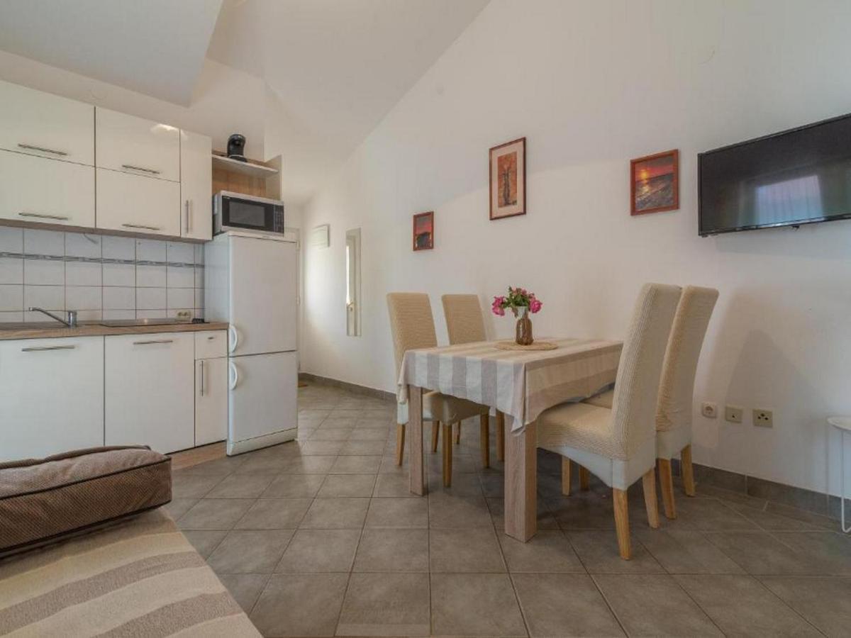 Apartmani Lucia Biograd Biograd Na Moru Exteriör bild