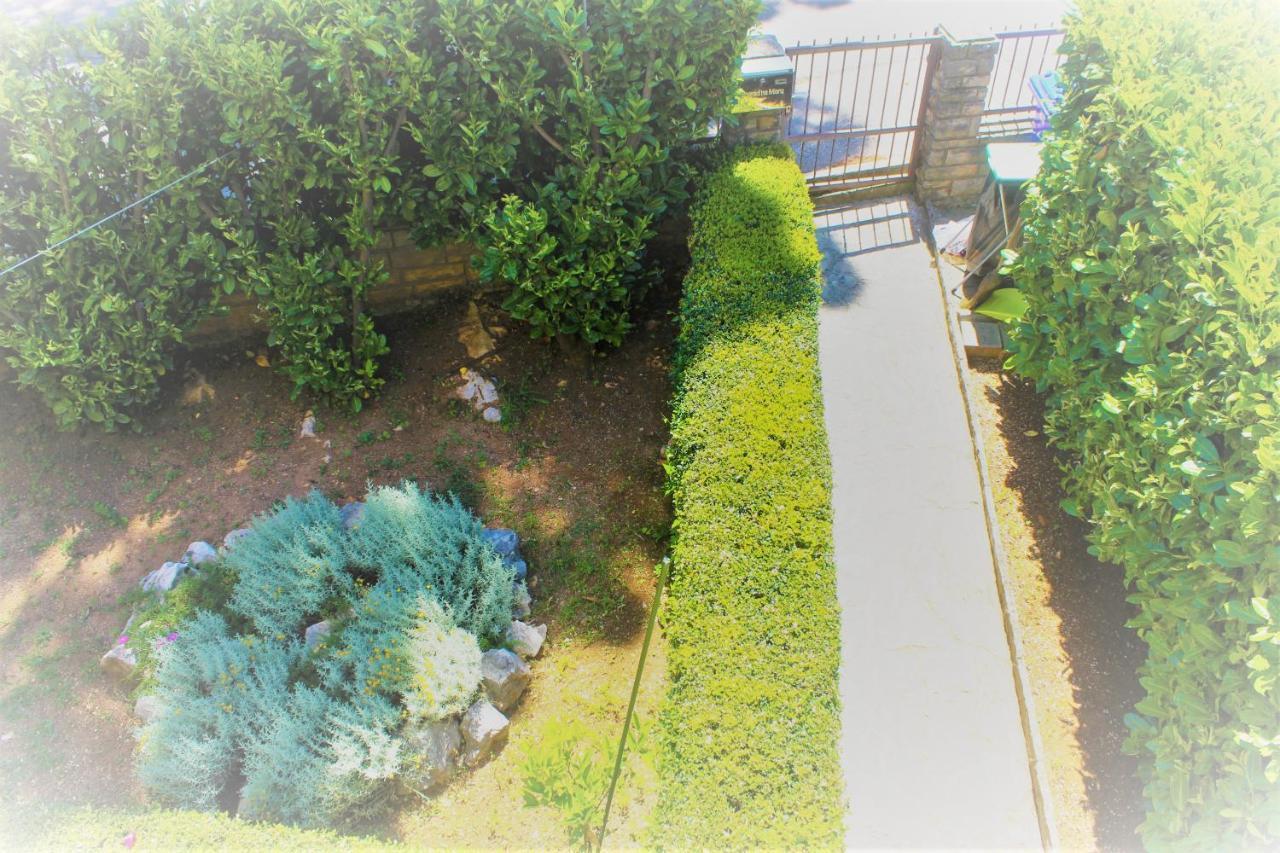 Apartmani Lucia Biograd Biograd Na Moru Exteriör bild