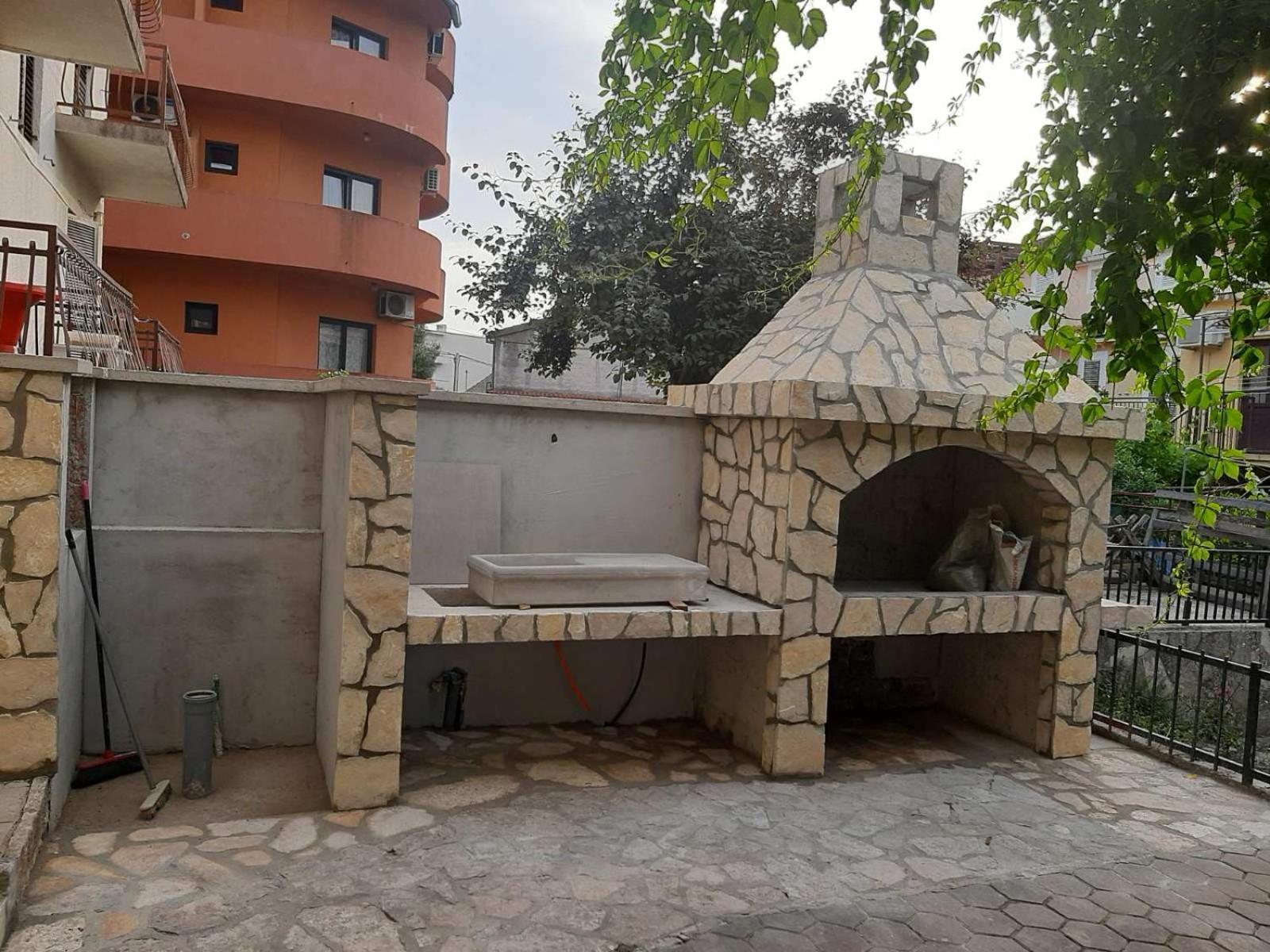 Apartmani Lucia Biograd Biograd Na Moru Exteriör bild