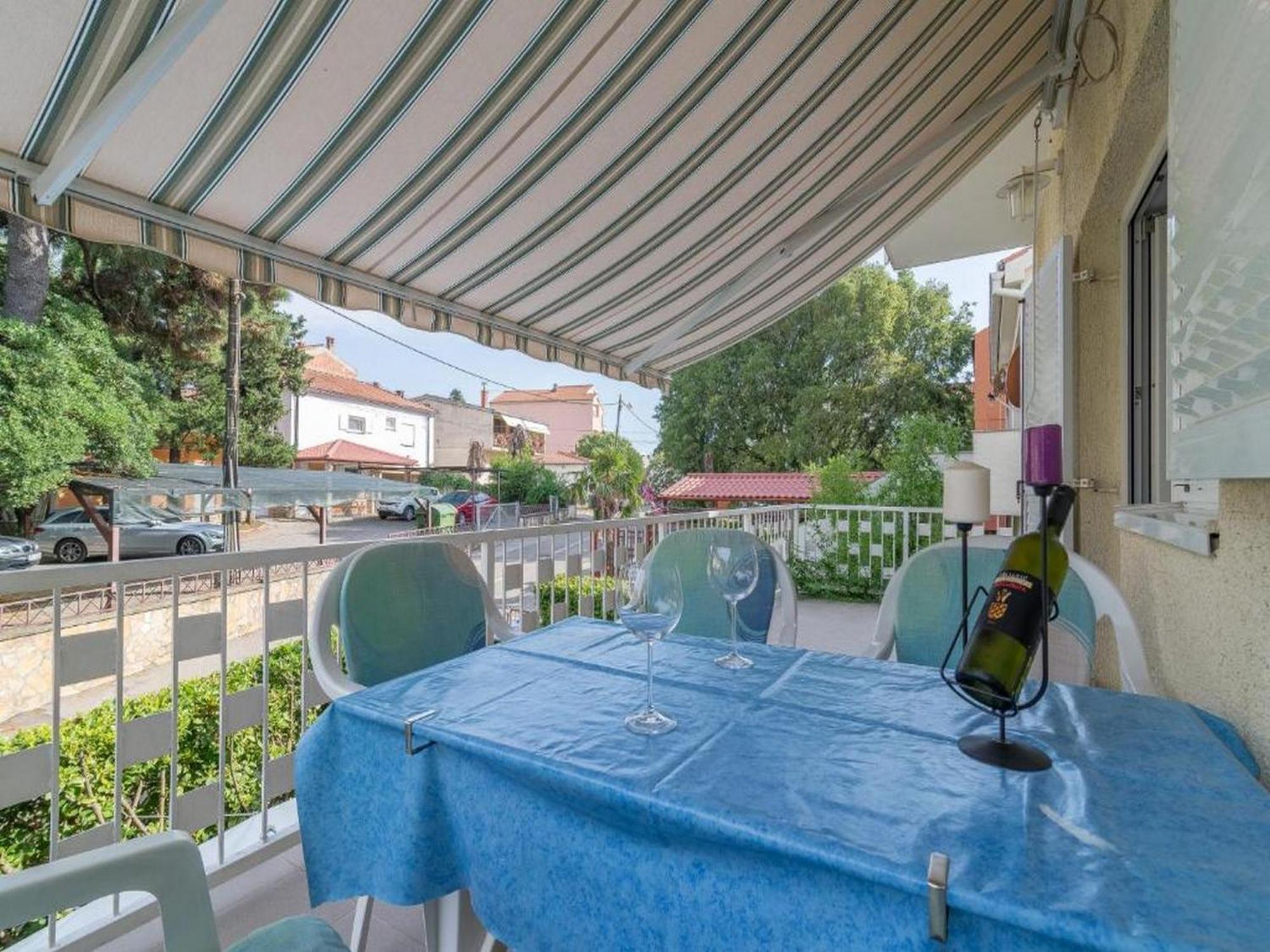 Apartmani Lucia Biograd Biograd Na Moru Rum bild