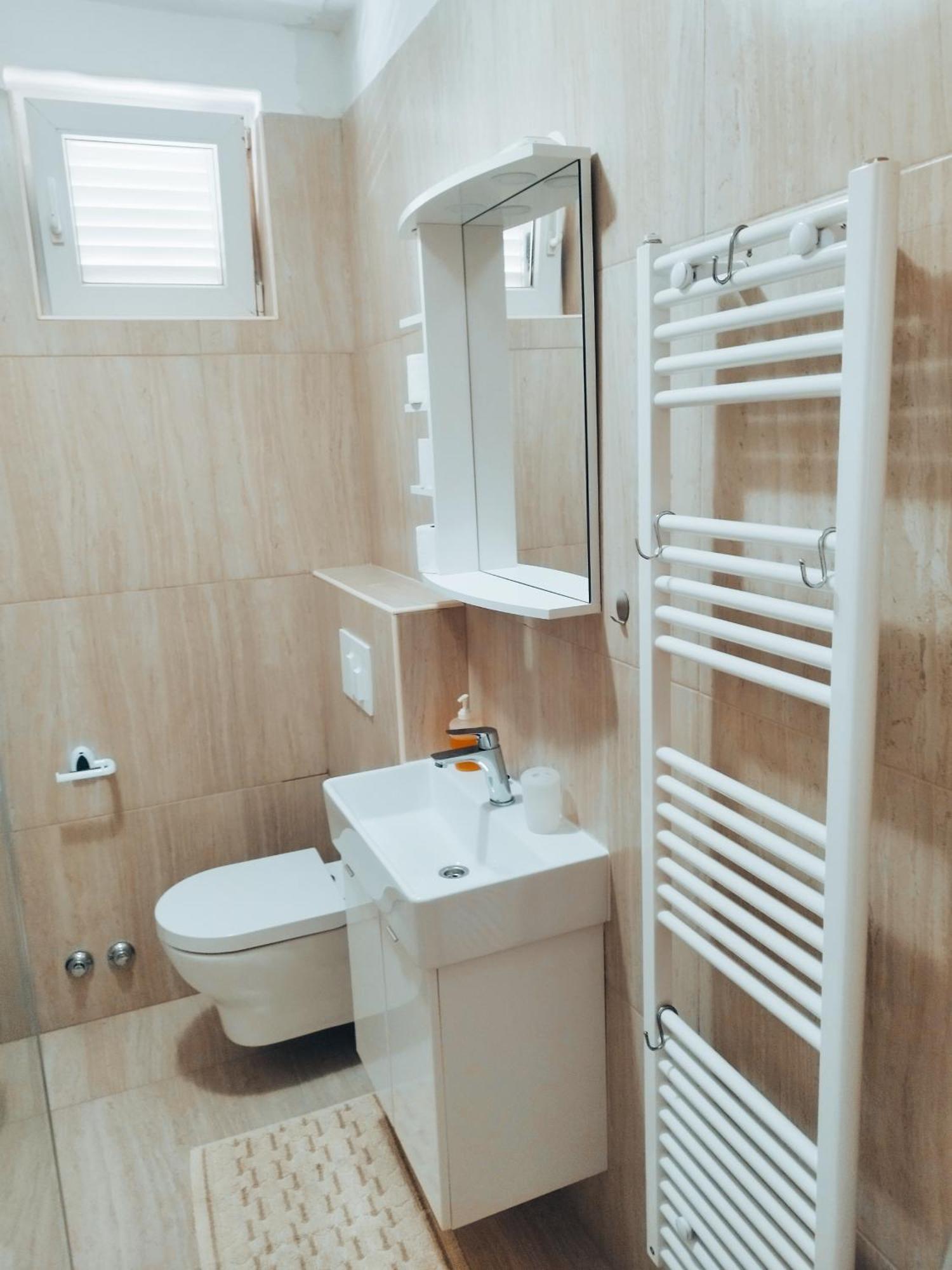 Apartmani Lucia Biograd Biograd Na Moru Exteriör bild