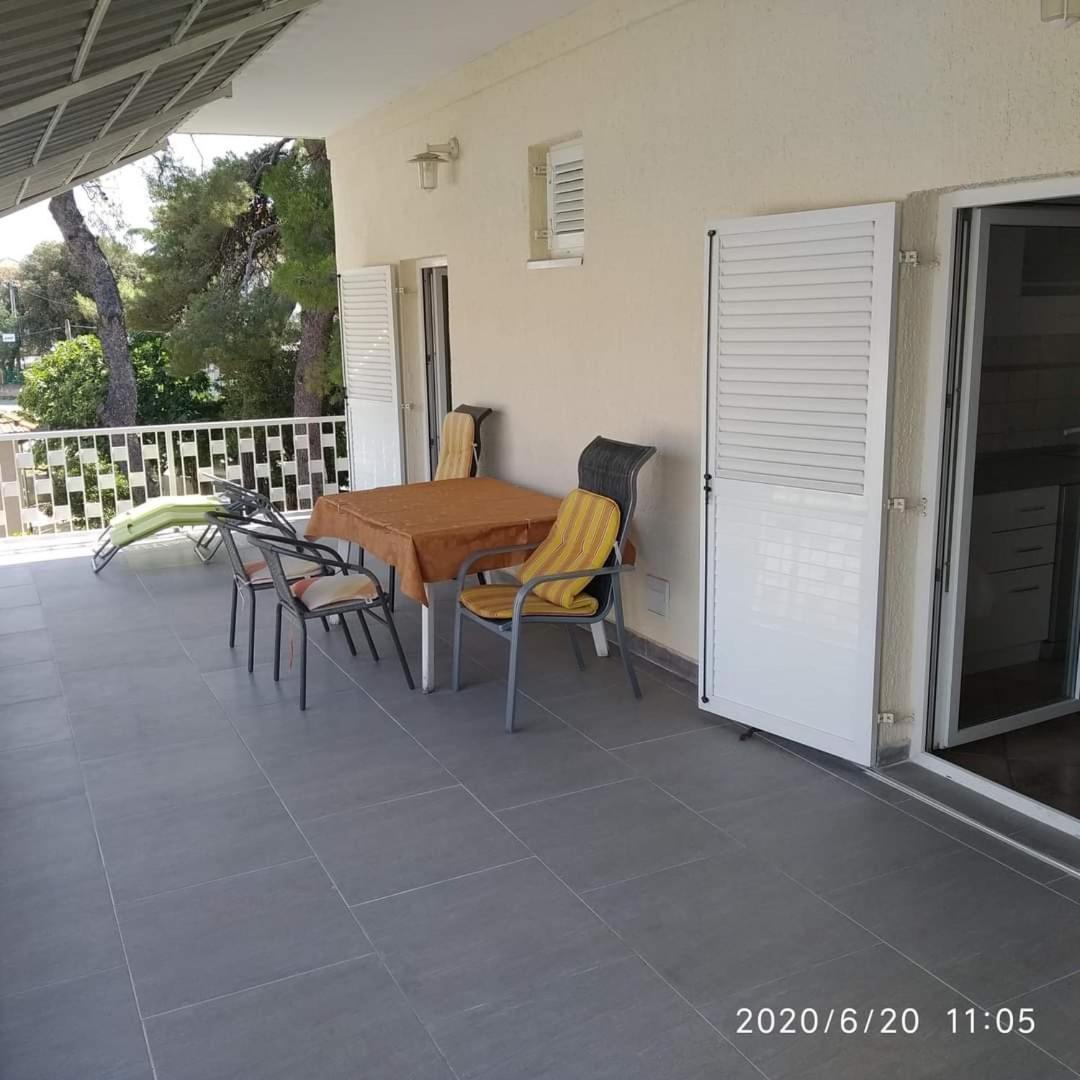 Apartmani Lucia Biograd Biograd Na Moru Exteriör bild
